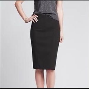 Banana Republic black pencil skirt size 6